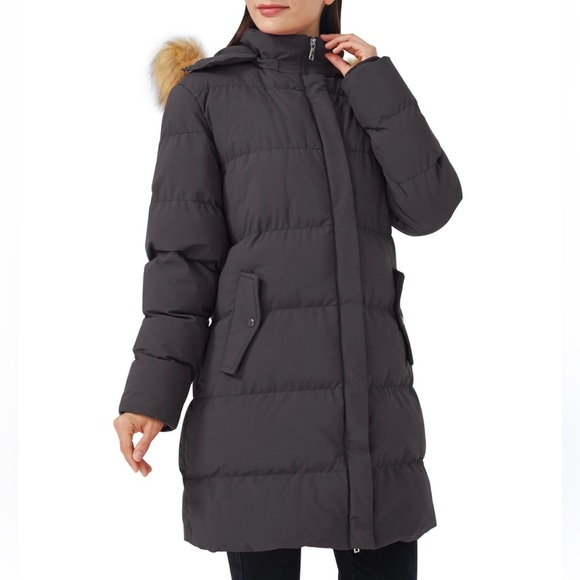 Elegant Charcoal Puffer Jacket with Faux Fur Trim - Picture 1 of 10